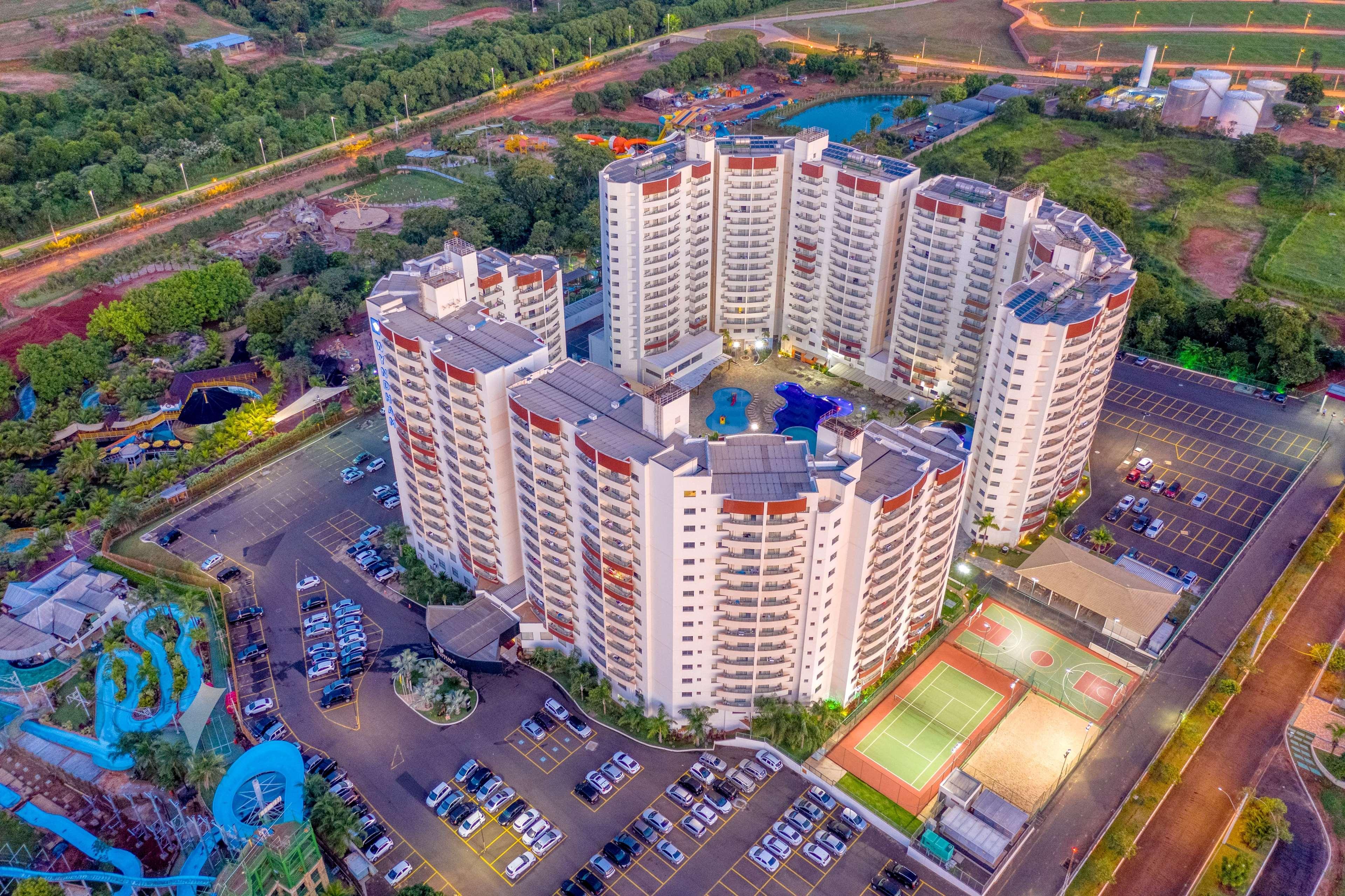 Wyndham Olimpia Royal Hotels Exterior foto Aerial view of the complex